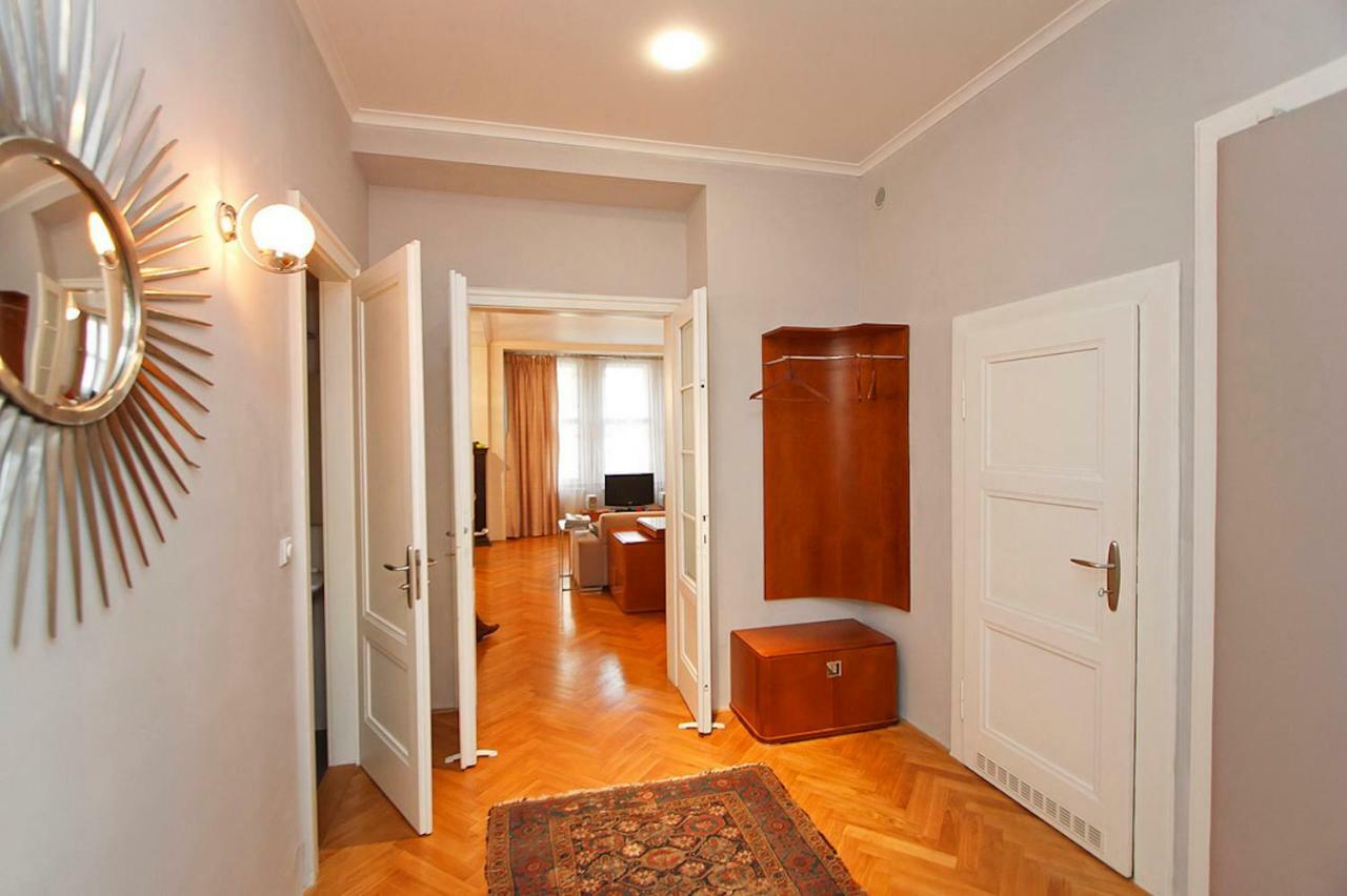 Apartament Spacious Elegance In The Heart Of Old Town *